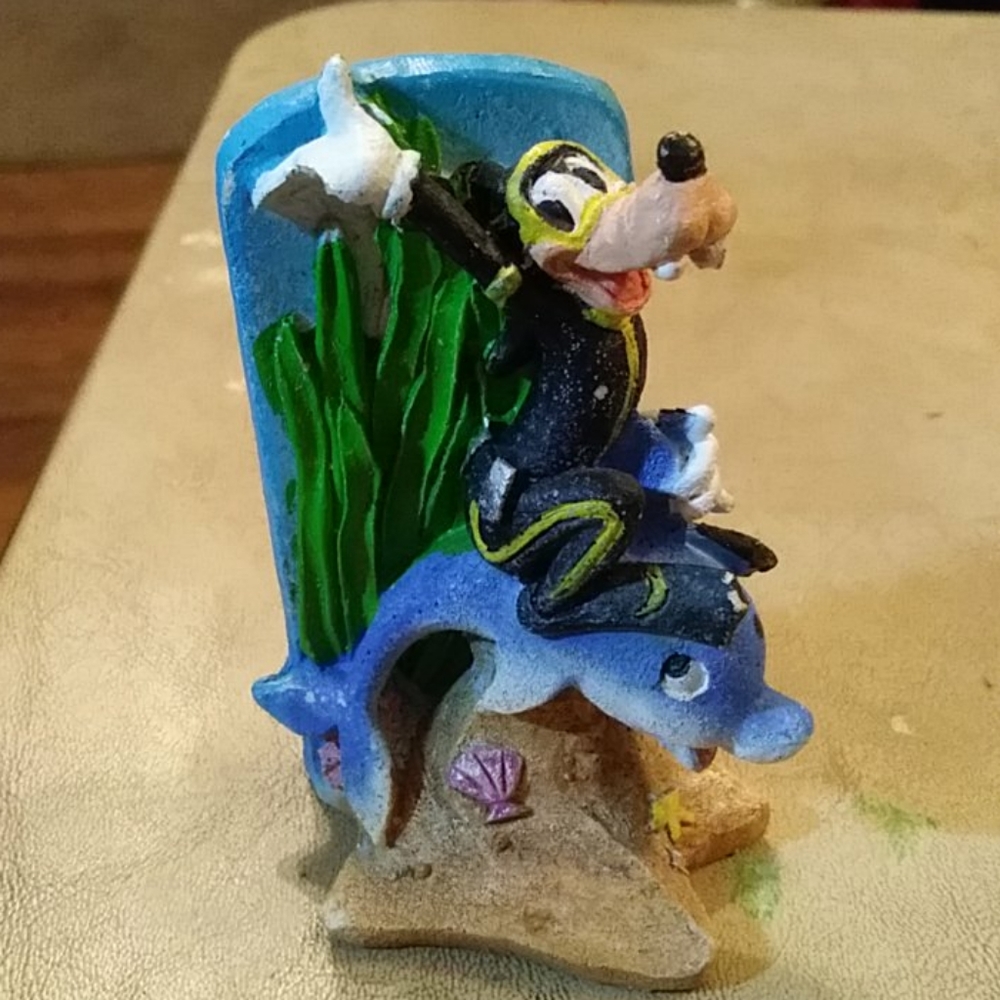 Penn-Plax Goofy Riding a Dolphin Ornament.